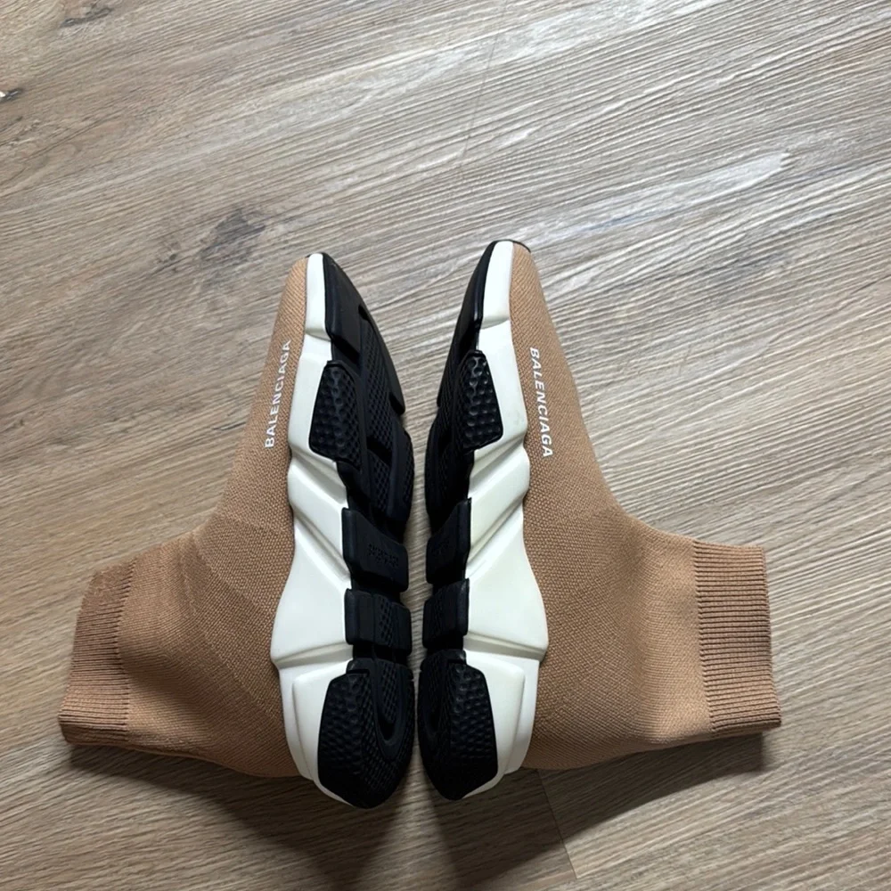 Balenciaga Brown Sock Sneakers with White Soles. Not sure if real but look good - Picture 4 of 5